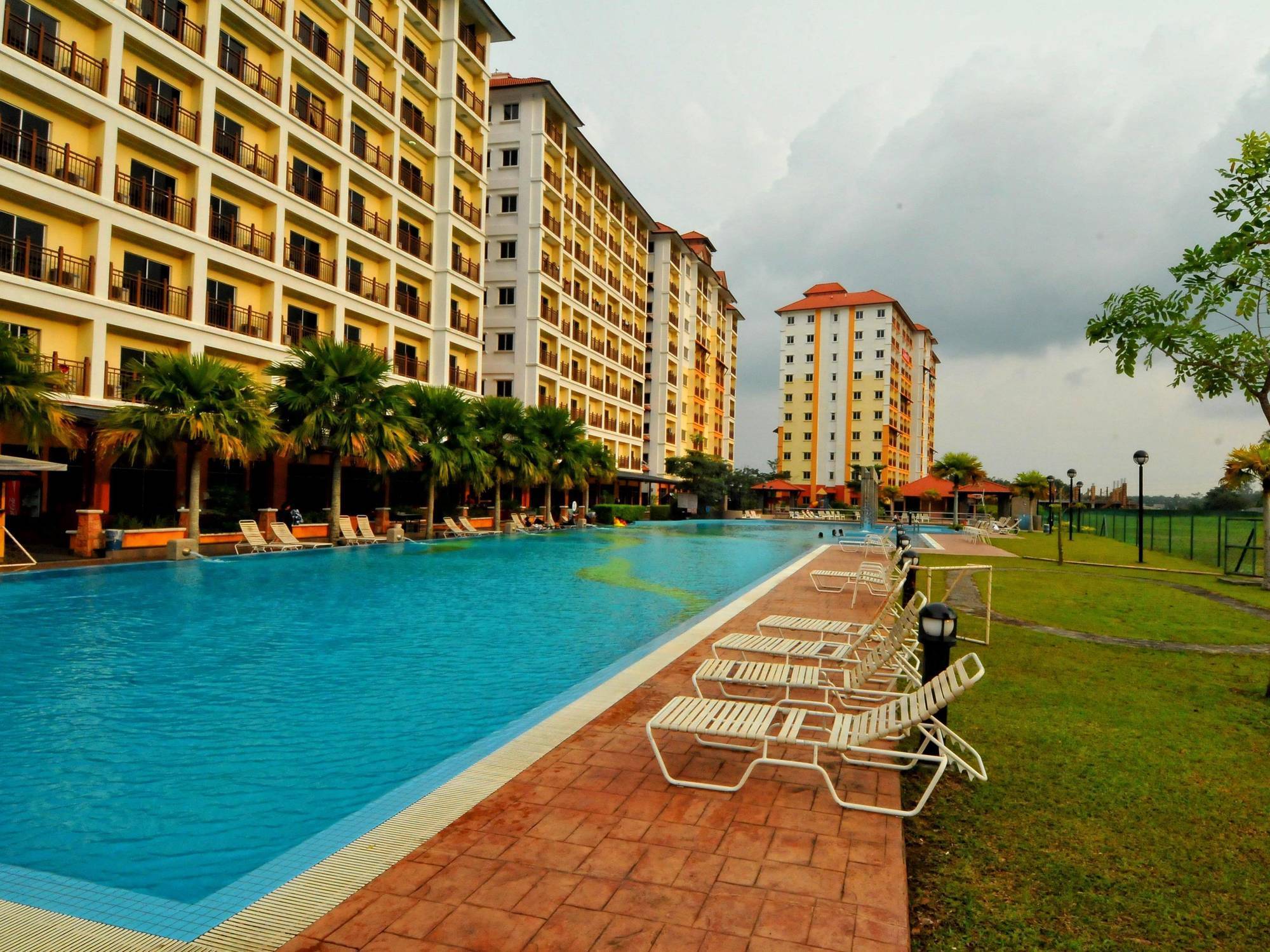 Suria Service Apartment-Hotel Bukit Merah Exterior foto